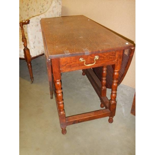 1581 - A good quality oak gate leg table, COLLECT ONLY.