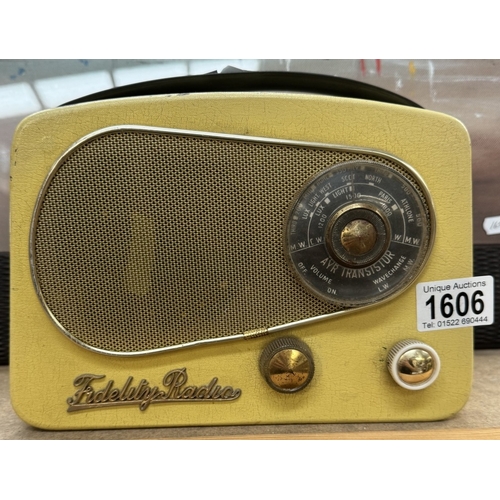 1606 - A vintage Fidelity radio