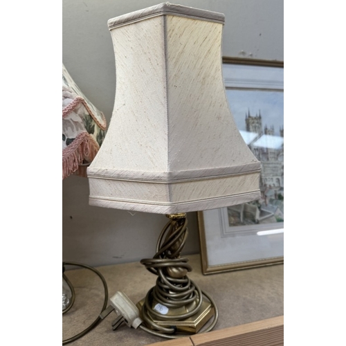 1640 - A pair of vintage acrylic table lamps