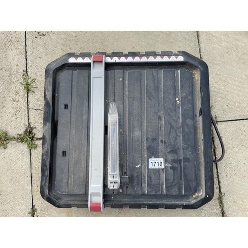 1710 - A wet tile saw