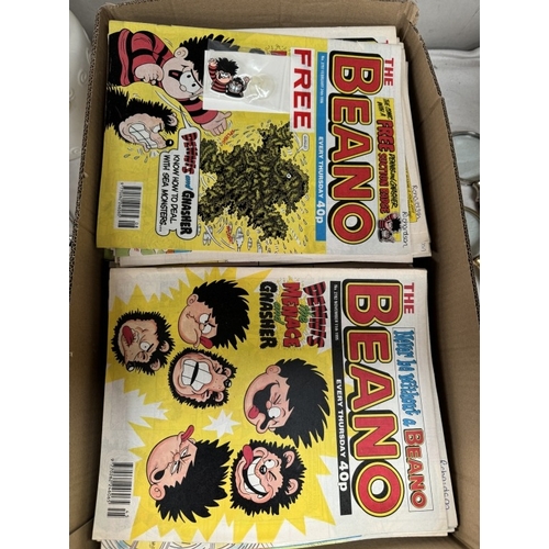 1660 - A large box of 1990s Beano comics