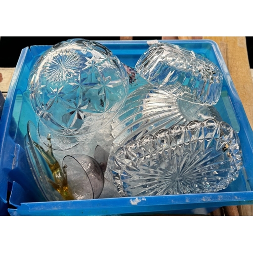 1766 - Two boxes of glassware