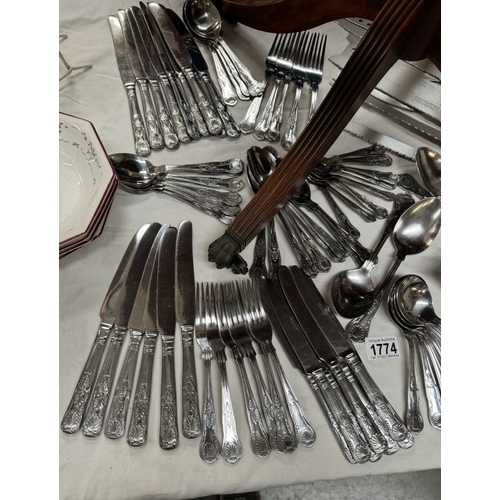 1774 - A good lot of Kings pattern cutlery & A quantity of titanium kitchen knives