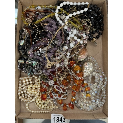 1843 - A good lot of costume jewellery