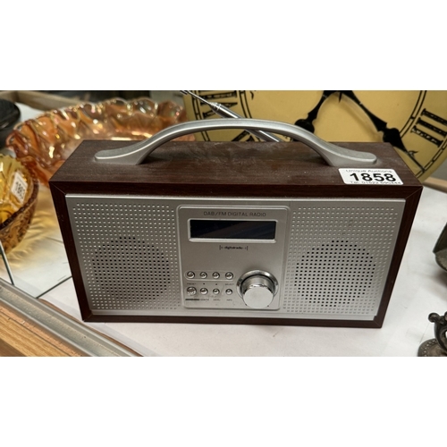 1858 - A DAB vintage radio