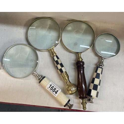 1684 - 4 magnifying glasses