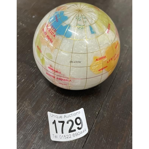 1729 - A vintage semi precious small globe