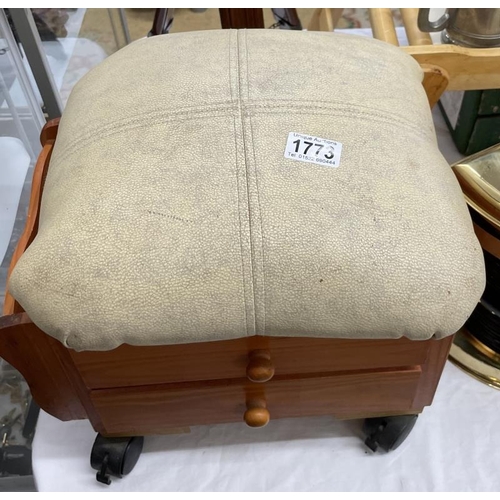 1773 - A footstool with drawers & on casters