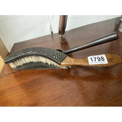 1798 - A copper crumb brush & tray