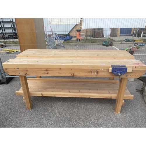 1828 - A Heavy pine work bench with vice (195 x 82 x 87cm)