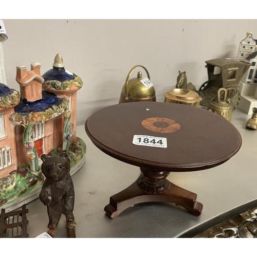 1844 - A round inlaid pedestal table, sample/ for Dolls house