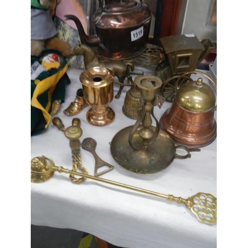 1519 - A mixed lot of brass and copper.