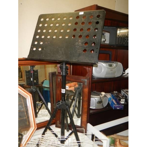 1539 - A music stand, COLLECT ONLY.