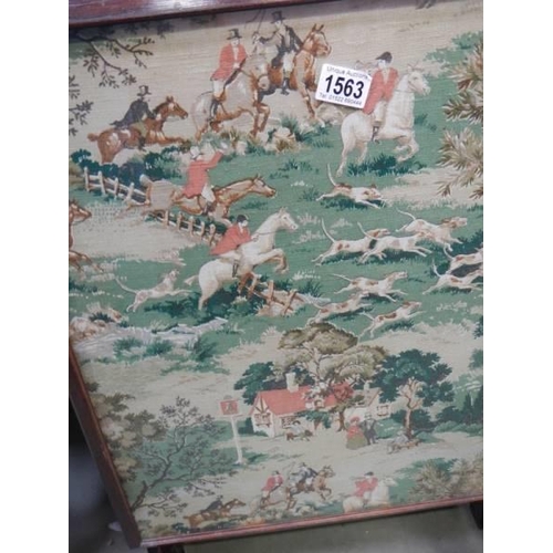 1563 - A tip top firescreen/table featuring horses. COLLECT ONLY.