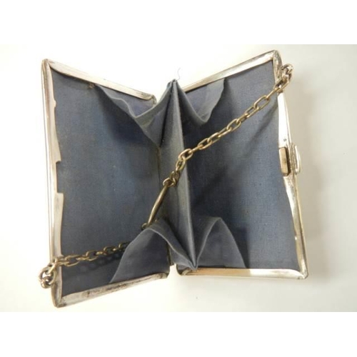 1575 - A vintage silver plate ladies evening purse.