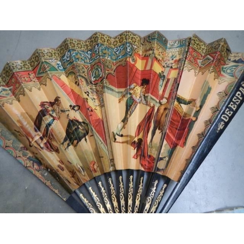 1610 - A collection of vintage fans.