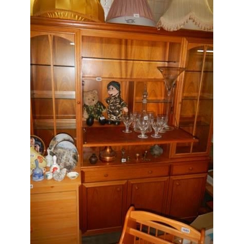 1660 - A good quality mahogany wall unit/display cabinet, COLLECT ONLY.