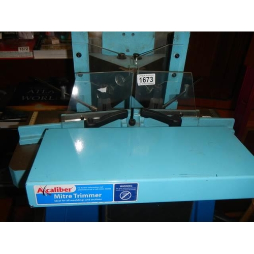 1673 - A top quality mitre trimmer machine, COLLECT ONLY.