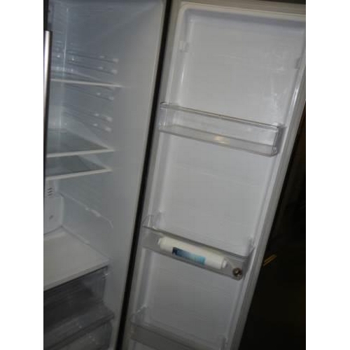 1721 - A Samsung two door American style fridge. COLLECT ONLY.