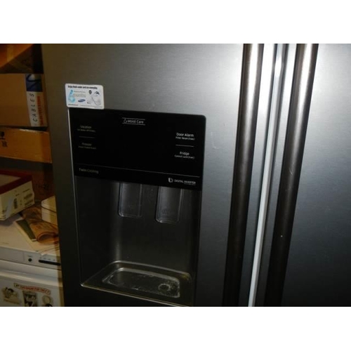 1721 - A Samsung two door American style fridge. COLLECT ONLY.