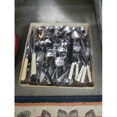 1727 - A tray of good clean cutlery.