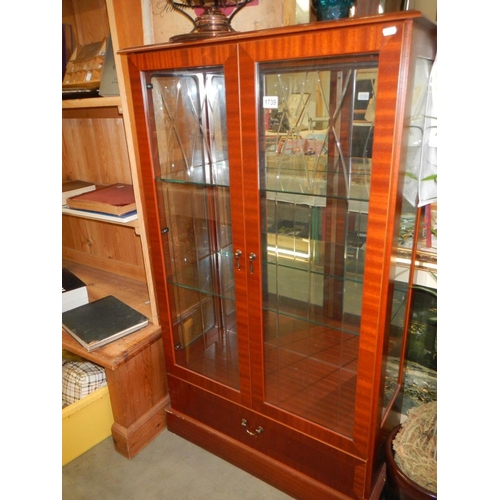 1739 - A good ate 20th century mahogany glazed cabinet