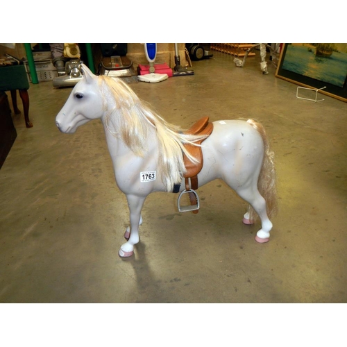 1763 - A Sindy horse