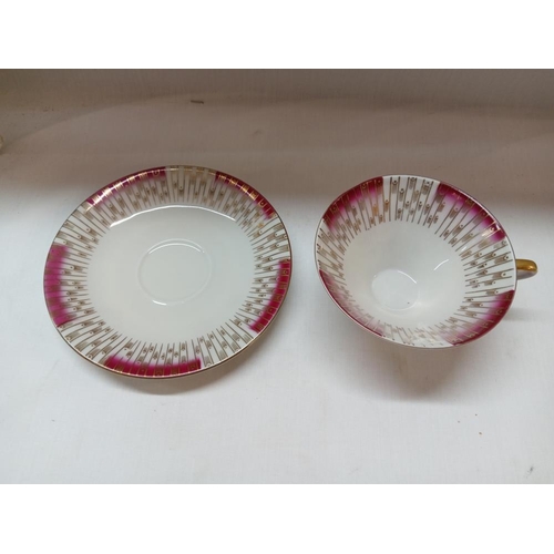 1302 - 5 Bavarian art deco style cups & saucers