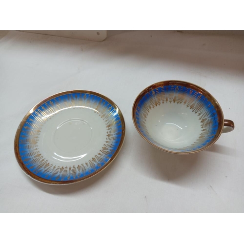 1302 - 5 Bavarian art deco style cups & saucers