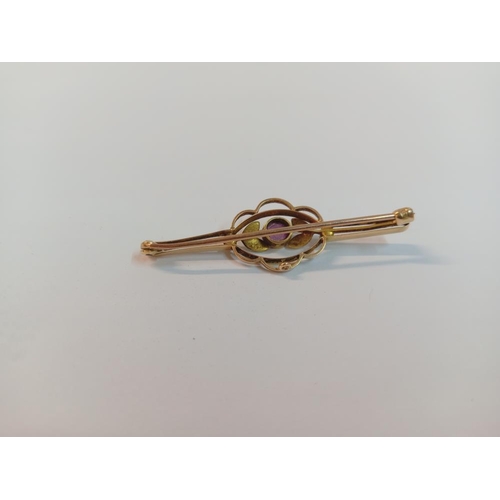 1025 - A yellow gold bar brooch with pearl seed & amethyst decoration 3.32gms & A 9ct gold bar brooch with ... 