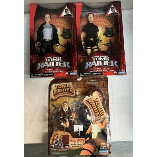 5 - 2 Tomb Raider Lara Croft figures and 1 in a blister pack, as new