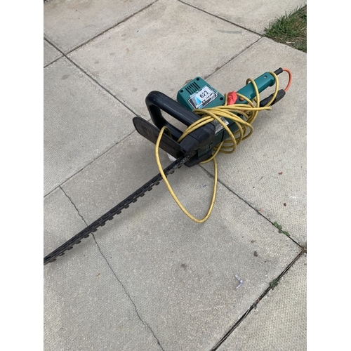 623 - A Black & Decker hedge trimmer, tested & working.