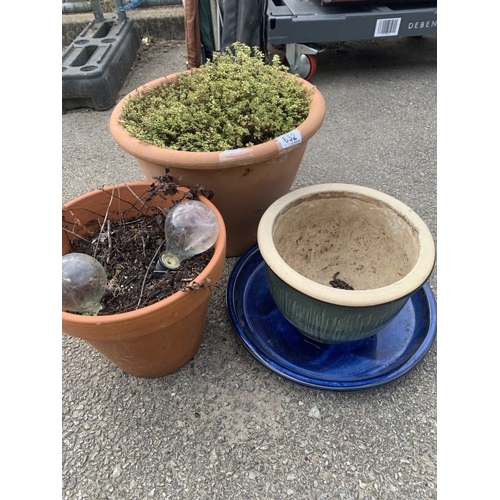 652 - 2 Terracotta pots with 2 others