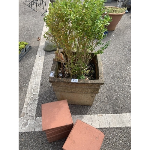 655 - A terracotta garden pot & square terracotta tiles