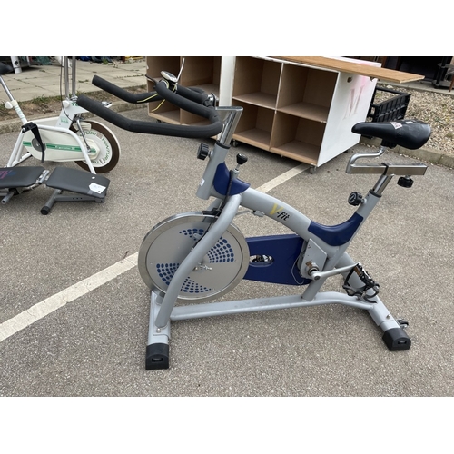 670 - A V-Fit exercise bike