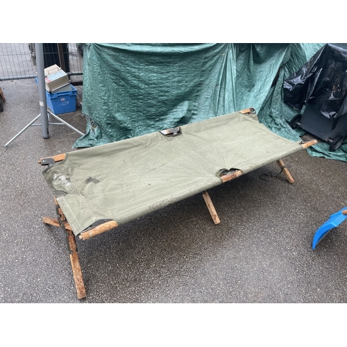 679 - A WW2 stretcher / bed