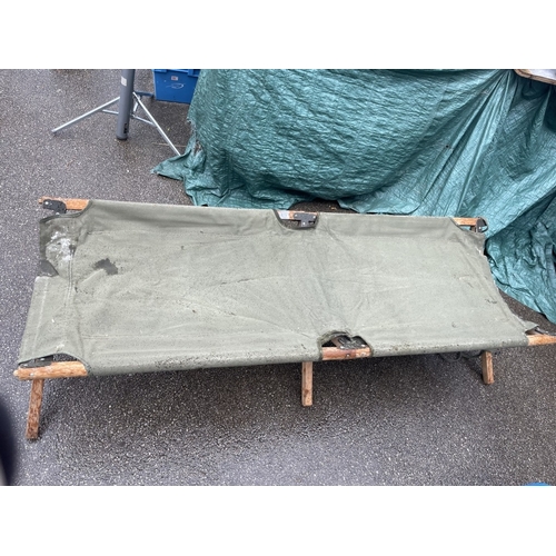 679 - A WW2 stretcher / bed