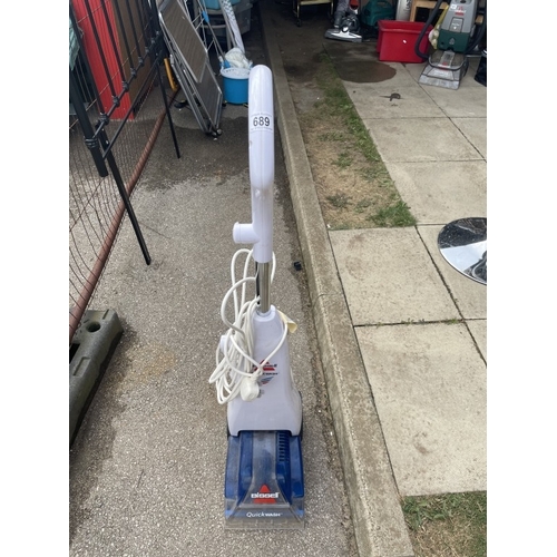 689 - A Bissell quick wash floor cleaner. Tested & Working