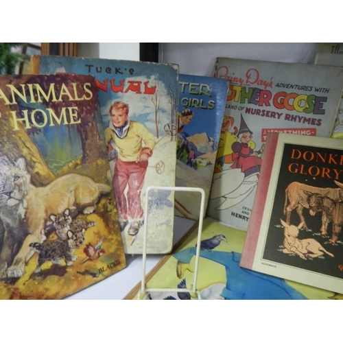 896 - A good mixed lot of children's books and annuals.