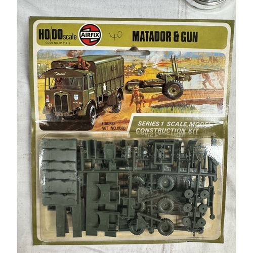 49 - 4 Vintage Airfix 00 military vehicle model kits