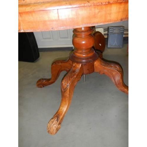 954 - An oval mahogany table, COLLECT ONLY.