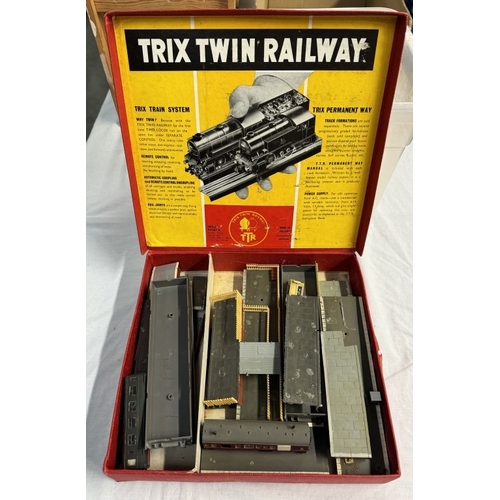 68 - A box of 'N' gauge track