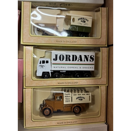 71 - Mixed boxed diecast including Corgi, Jaguar, Ford, Mini etc including Oxford diecast Atlas editions ... 