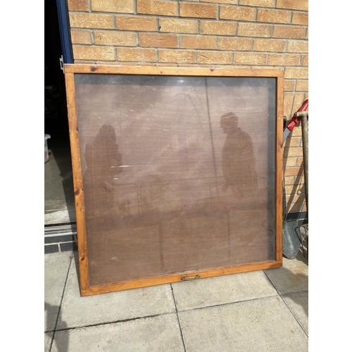 673 - Wooden display case
Glass fronted
4ft Square