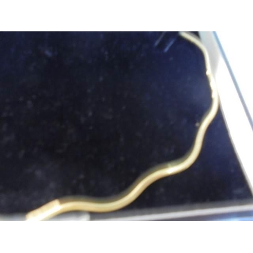 1039 - A 9ct gold necklace, 5.6 grams.