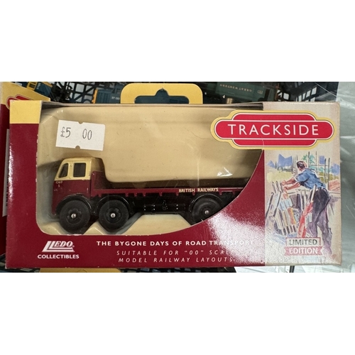 205 - Six boxed Days Gone trackside die cast vehicles.