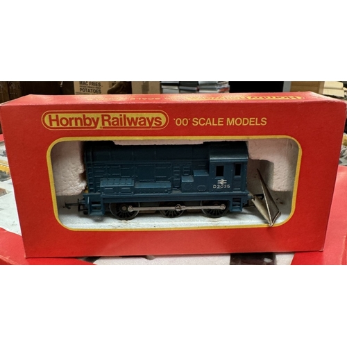 213 - A good lot of Hornby, Dublo & Triang railway including EDP2 Duchess Of Athall 3 rail passenger set, ... 