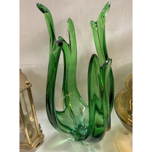 293 - A quantity of art glass