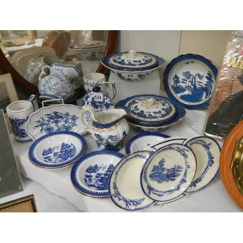 524 - A good mixed lot of blue and white ceramics. COLLECT ONLY