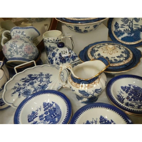 524 - A good mixed lot of blue and white ceramics. COLLECT ONLY